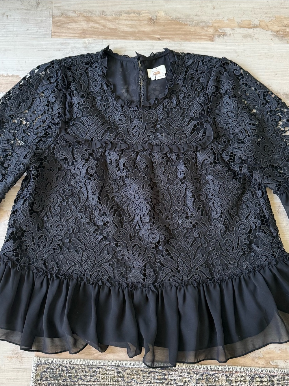 Kate Spade NY Tapestry Lace Top with Bell Sleeves. Black. Size XL.  EUC